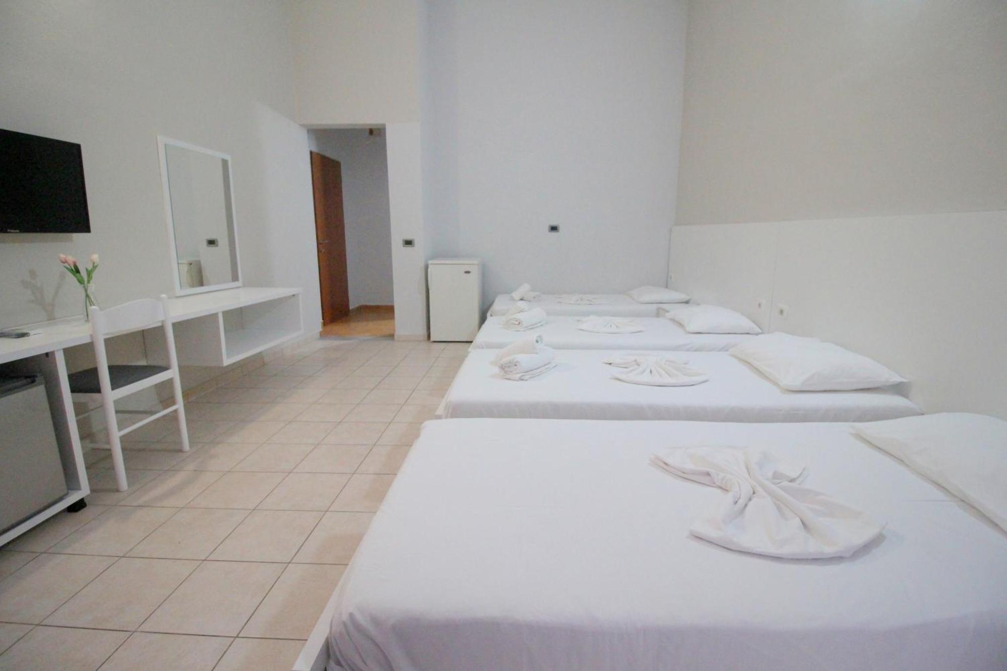Hotel Ceka Sarandë Exterior foto