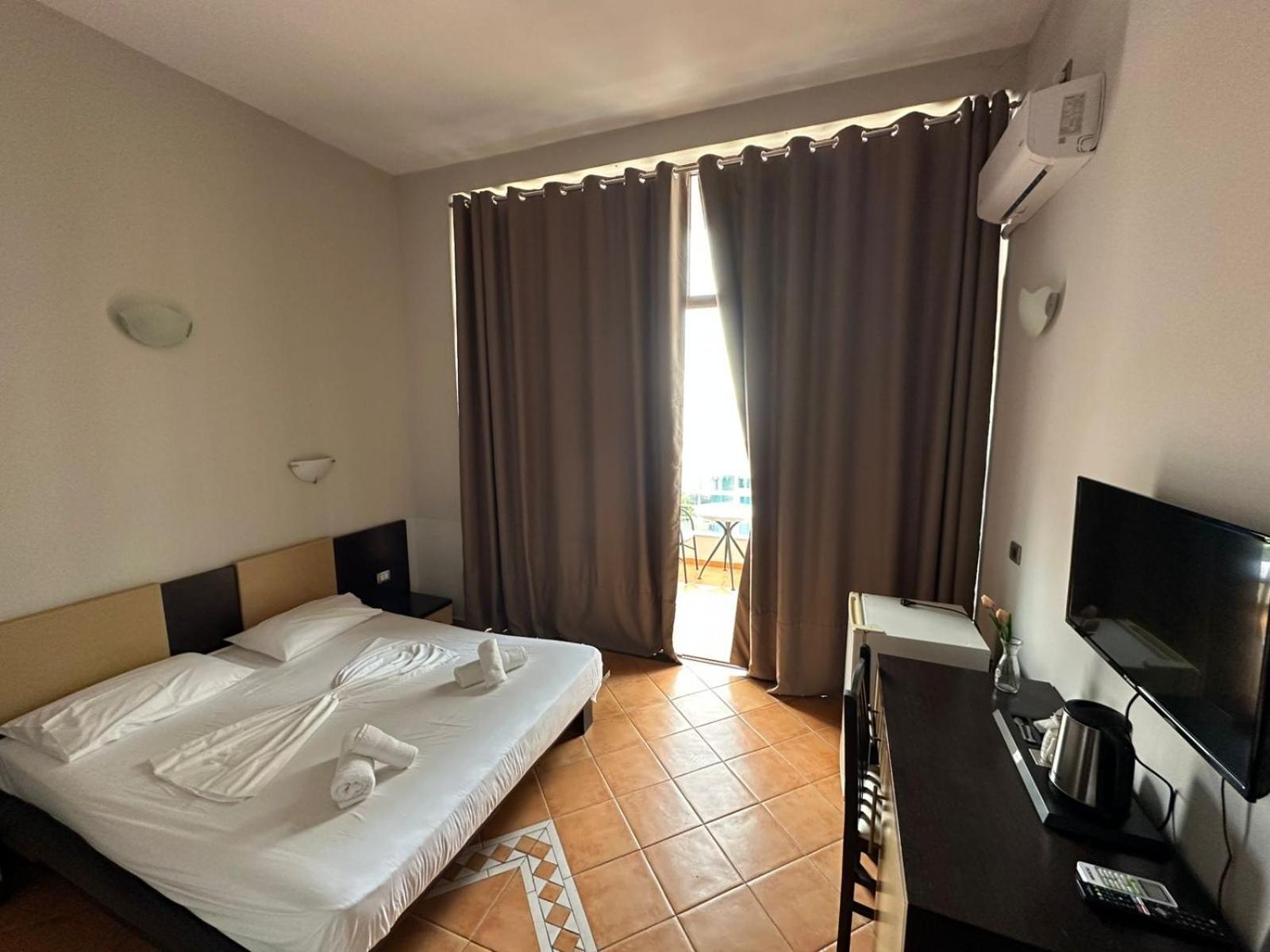 Hotel Ceka Sarandë Exterior foto